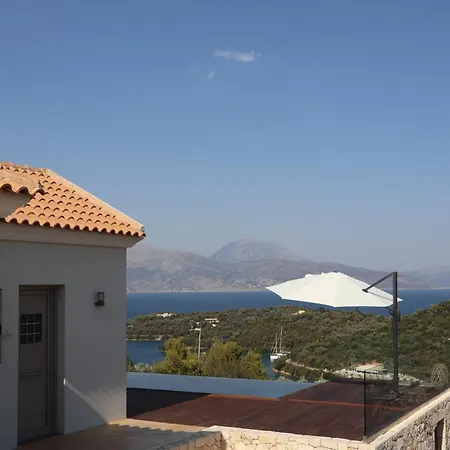 Costa Meganisi Vila *